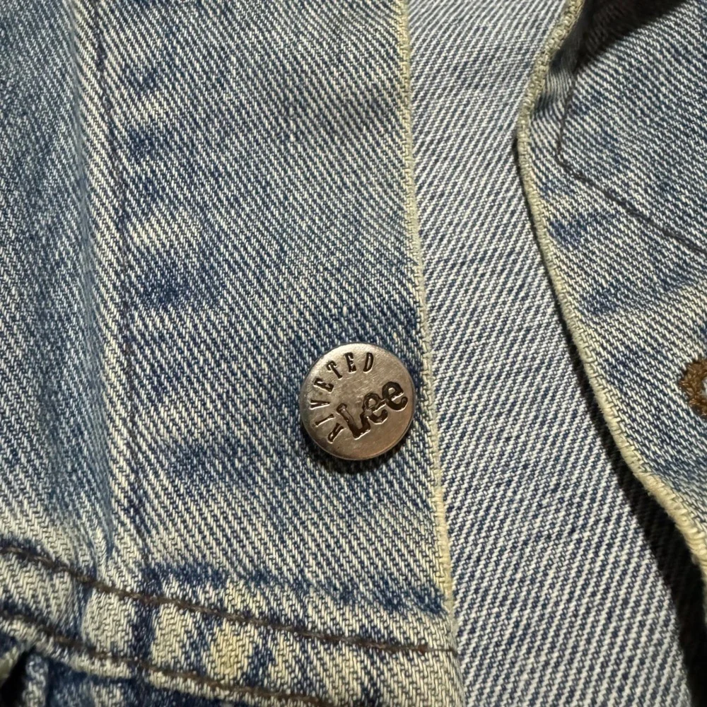 Vintage Riveted Lee Denim Trucker Jacket Light Wash Blue Mens Large L